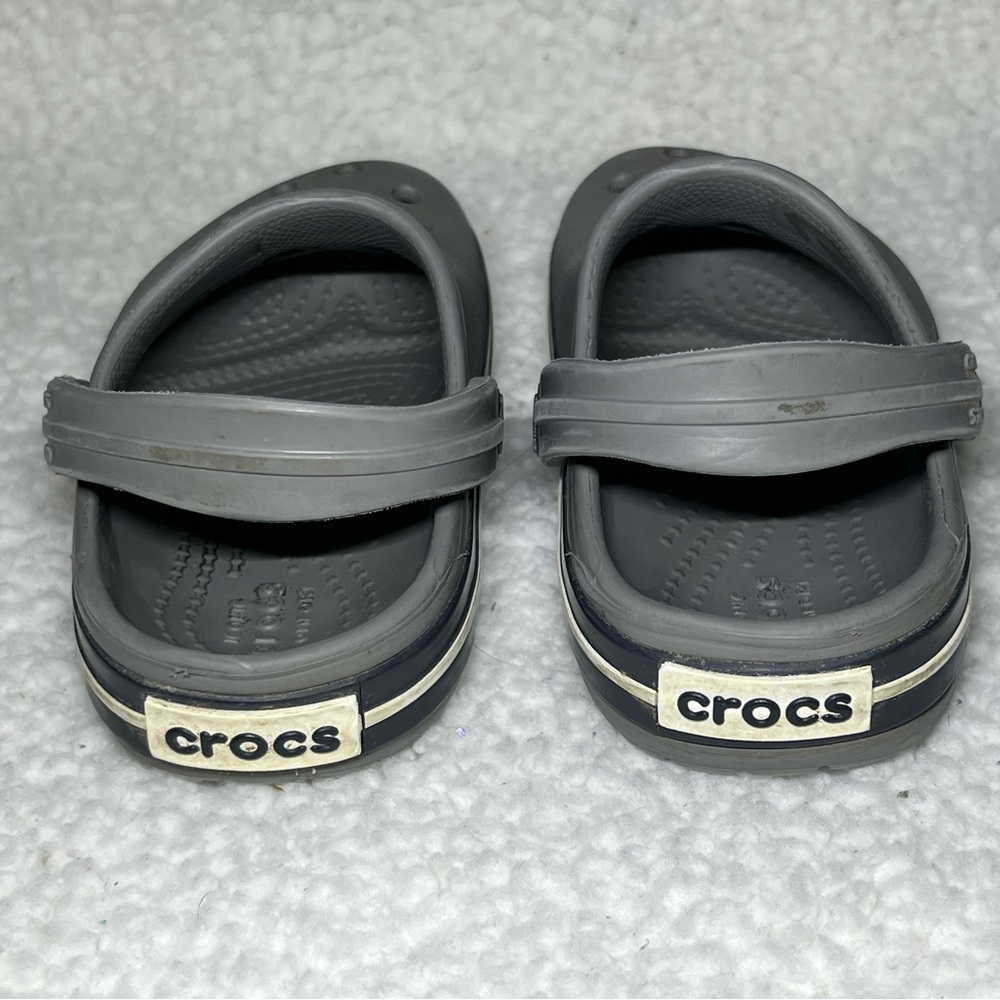 CROCS Kids Gray Sandals Size 7c - Picture 4 of 5